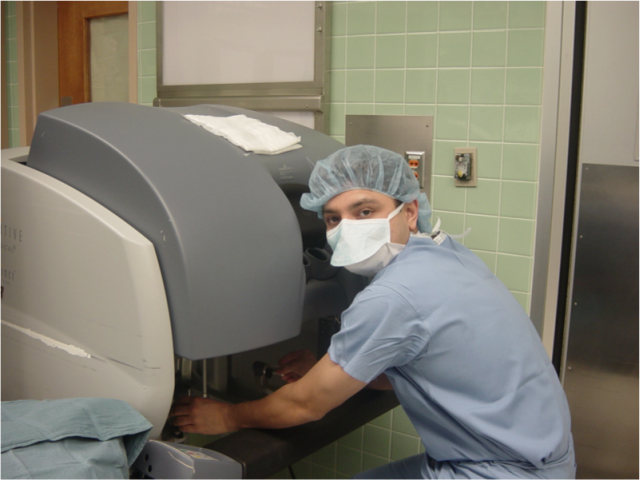 Dr. Anup Ramani Performing Robotic Surgery